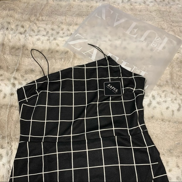 Bungee Strap Grid Romper - Picture 3 of 3